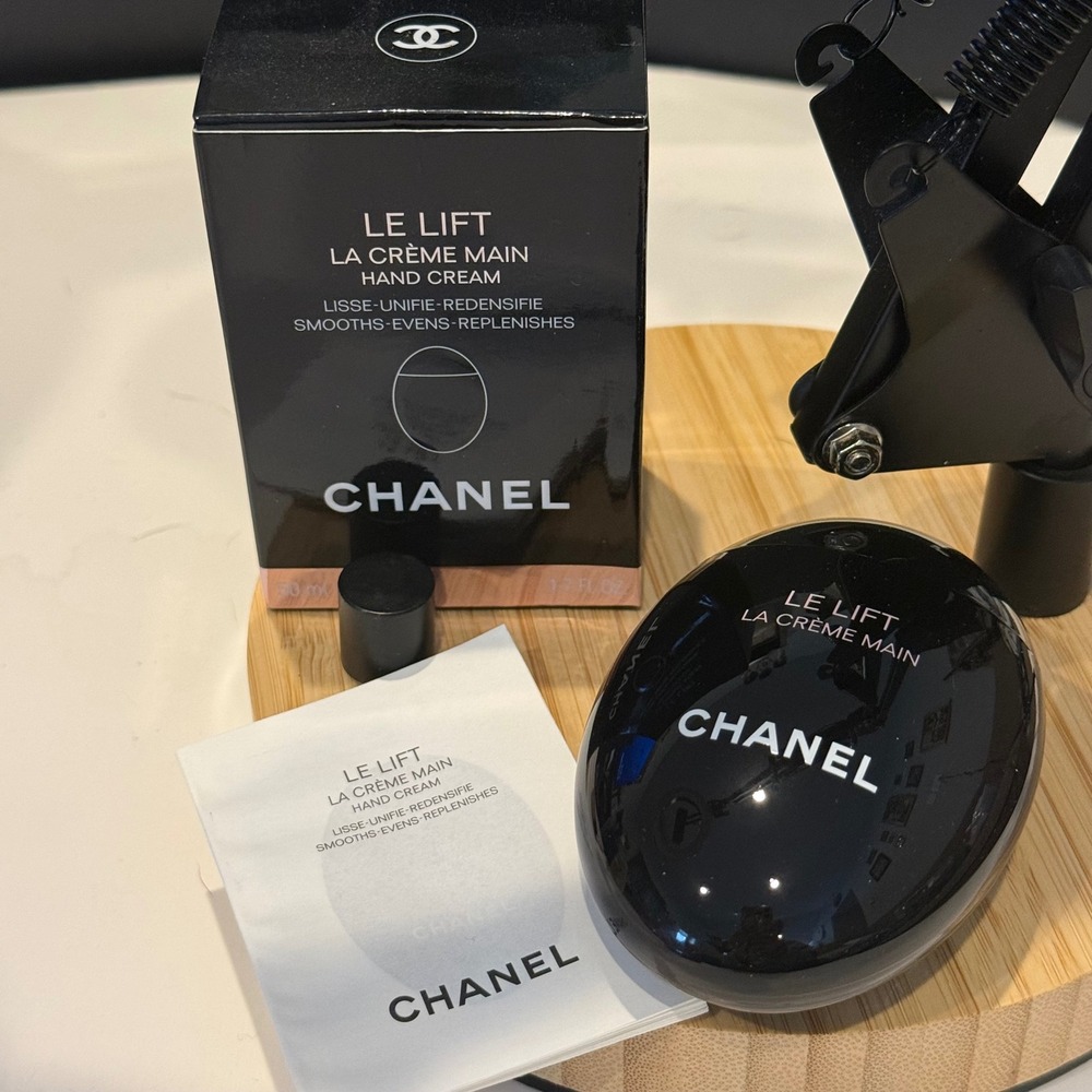 Chanel • Le Lift • La Creme • Main Hand Cream 1.7oz Smooths Evens • NEW in Box